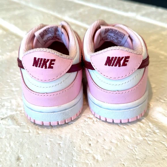Nike Dunks Valentine’s Edition Toddler - Picture 8 of 9